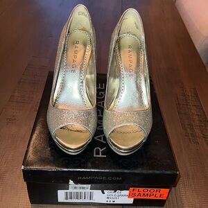 Rampage Grace gold spark shoes glitter party wedding size 6 EUC!